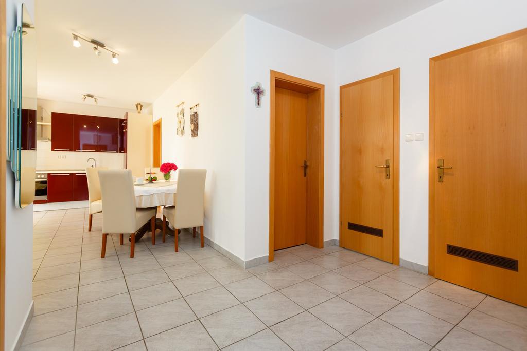 Apartman Snjezana มาลินสกา ภายนอก รูปภาพ