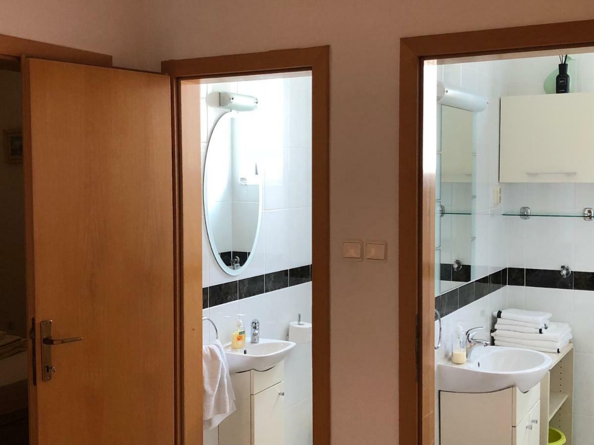 Apartman Snjezana มาลินสกา ภายนอก รูปภาพ